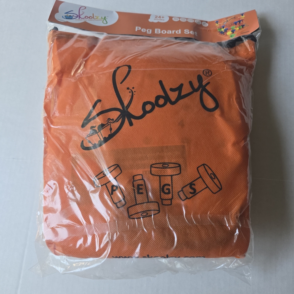 Skoolzy Montessori Sensory Pegboard